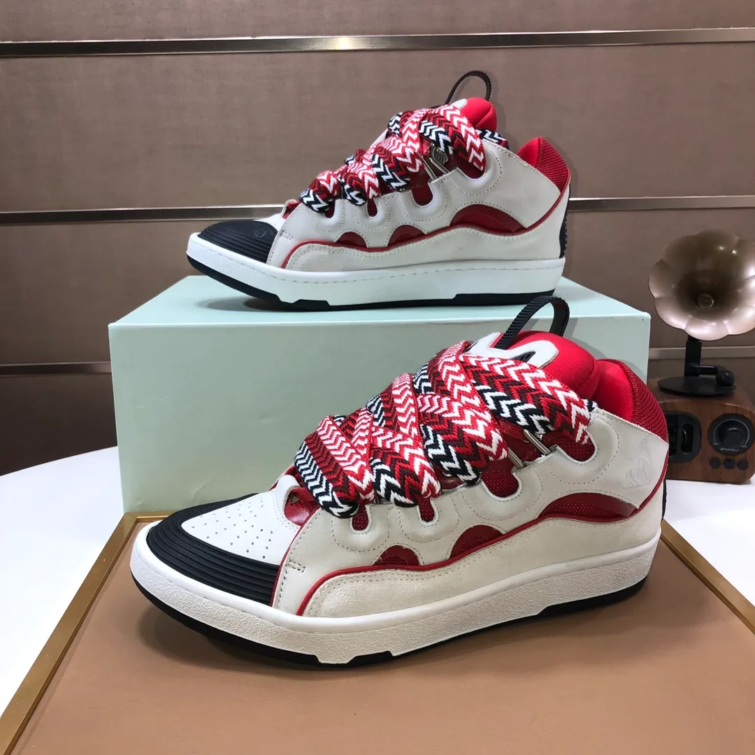 Men's men's shoes💰820💰[LANVIN] The latest lace-up fashionable casual couple sneakers, high-quality CLAY couple series‼ ️ The latest trendy products of the season 🌈Many bloggers have planted grass and purchased the original open-mold customization. The upper and outsole are sewn with mark threads without edge sealing. A variety of material splicing combination design. Very versatile for fashionable and casual wear. Comfortable on the feet. Self-recommended. Upper cowhide + cow suede + breathable mesh lining. Foot-padding cowhide. Exclusive original open-mold clear logo rubber outsole ⚠️Couple standard size 36-40 for women and 38-44 for men.